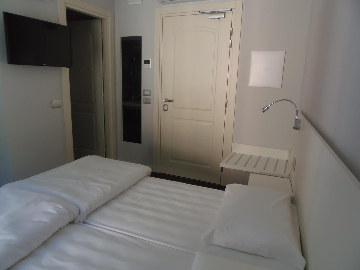 Albergo Dongo Bagian luar foto