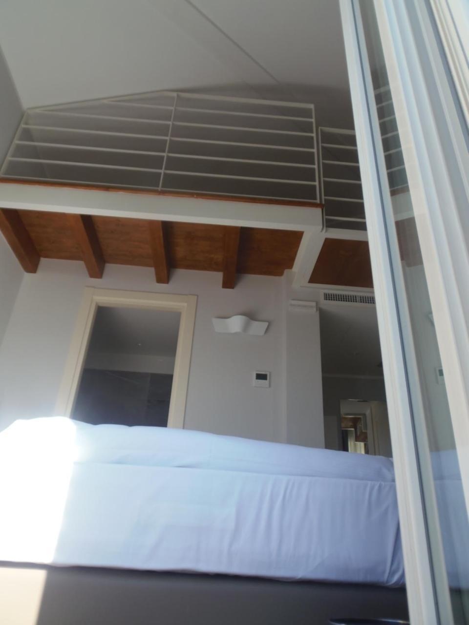 Albergo Dongo Bagian luar foto